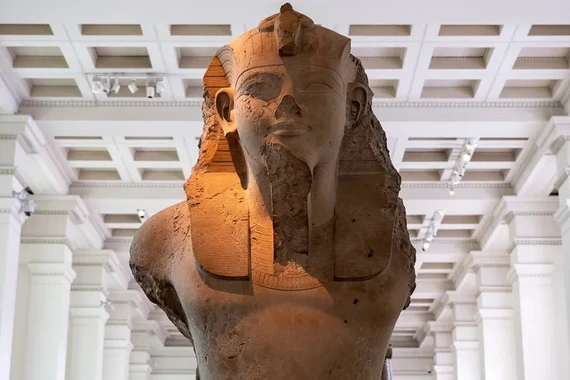 Pharaoh nổi tiếng Ai Cập có 100 con, chọn ai kế vị?