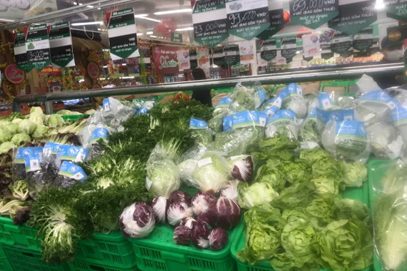 Mùng 5 Tết, siêu thị vắng người mua, giá cả bình ổn