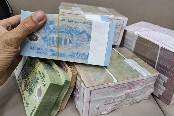 Chợ mạng rầm rộ đổi tiền lẻ lì xì Tết, người tiêu dùng cẩn trọng