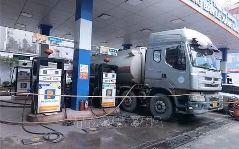 Bổ sung dầu hỏa, mazut vào diện không chịu thuế VAT và bảo vệ môi trường