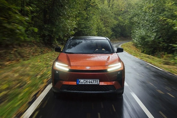 Toyota C-HR+ 2026 - SUV điện mạnh 338 mã lực, cao nhất 1,44 tỷ đồng