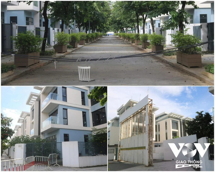 Bên cạnh đó, các khu biệt thự đều đang rơi vào tình trạng bị quây rào cấm, vách ngăn hạn chế người ra vào dù nhà vẫn còn mới