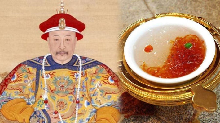 Hoàng đế Càn Long còn từng bị nghi ngờ thuê người viết thay. Đã từng có nhiều lời đồn xoay quanh việc Shen Deqian – một viên quan triều đình thời nhà Thanh – đã viết thuê rất nhiều bài thơ cho hoàng đế, do đó được Càn Long ưu ái.