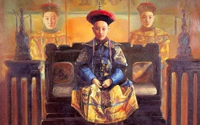 Từ Hi phát hiện con dâu mình than phiền, liền xông vào tát, đánh, khiến Đồng Trị kinh hãi đến mức ngất xỉu. Từ đó, bệnh tình ngày một nặng hơn.