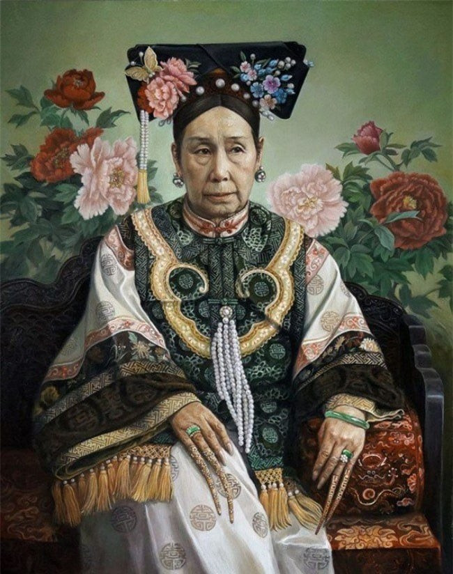 Từ Hi là một nhân vật huyền thoại vào cuối triều đại nhà Thanh. Bà đã tiến hành ba cuộc đảo chính sau cái chết của Hoàng đế Hàm Phong và cuối cùng nắm chắc quyền thống trị trong tay mình.