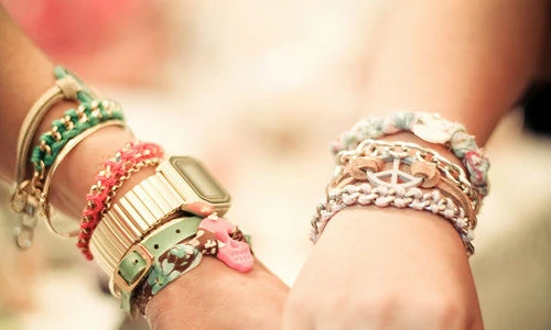 Đeo vòng tay bên nào để phát tài phát lộc ầm ầm?