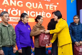 ROX Share mang Tết ấm đến hơn 2.300 hộ gia đình khó khăn