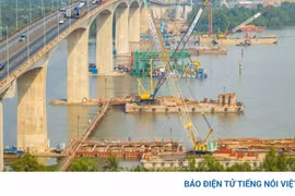 Hối hả trên công trường cầu Long Thành 2, giải cứu cao tốc TP.HCM - Long Thành