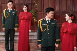 Ca sĩ Hòa Minzy công khai bạn trai là quân nhân?