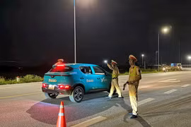 Cảnh sát xuyên đêm truy vết đối tượng cướp ngân hàng ở Quảng Ninh