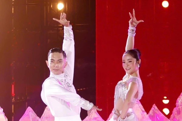 Chân dung bạn nhảy hiện tại của Phan Hiển