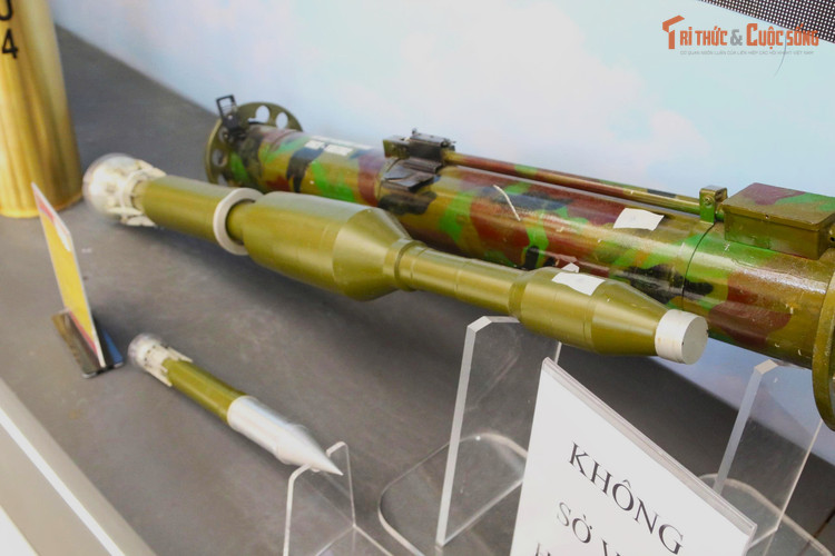 THCT-105TM2 cũng là mẫu vũ khí chống tăng mới nhất do trong nước tự phát triển, sản xuất có thể chống lại các mẫu xe tăng hiện đại được trang bị giáp phản ứng nổ và hệ thống phòng vệ chủ động. kto-tr_2.jpg