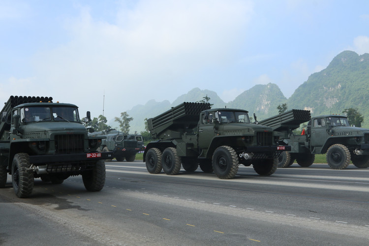 BM-21多連装ロケットシステム。 img-3616.jpg