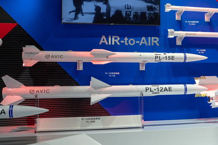 It is said to be able to attack targets at a distance of up to 140 km in the rear hemisphere and about 200 km at a horizontal angle (90° to 270°), on par with the US-developed AIM-260 missile and Russia's R-37M. Photo: @Asia Times. pl15-and-pl-12-missile.jpg