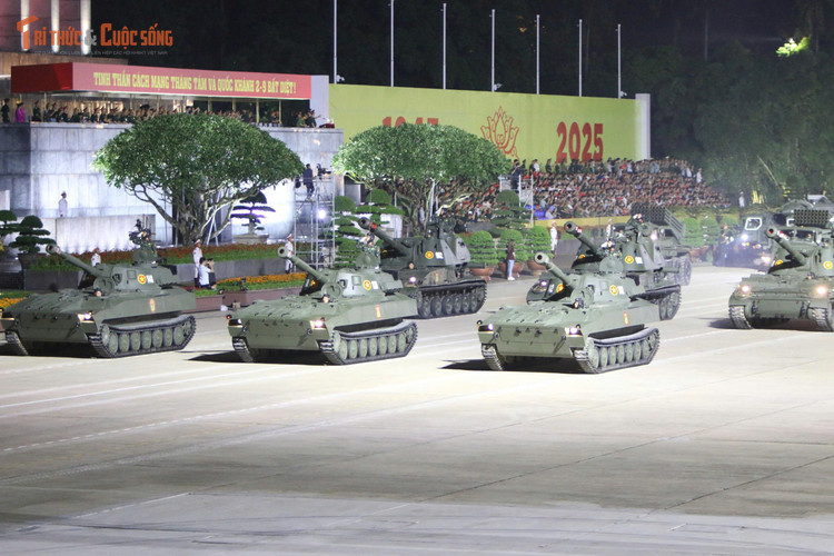 ระบบปืนใหญ่ขับเคลื่อนด้วยตัวเอง Su-122 และ Su-152 ของกองบัญชาการปืนใหญ่และขีปนาวุธ kto-tl_z6931949822348-0f18b3dd2c1918a3cc085e368f5deafd.jpg
