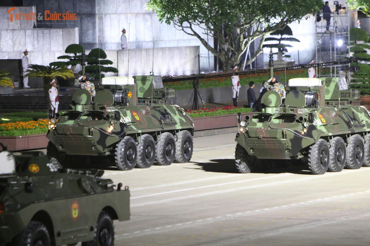 รถบังคับวิทยุสื่อสาร BTR-60PU ได้รับการปรับปรุงโดยเวียดนาม kto-tl_z6931949804531-ae4889a22eb972540fb188f460c608a0.jpg