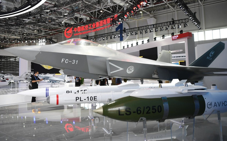 The PL-16 missile has an estimated range of 280 km when launched from a high altitude of 11,500 meters in the front hemisphere. Photo: @ MilitaryLeak. 175446699955250-p30609535-copy.jpg