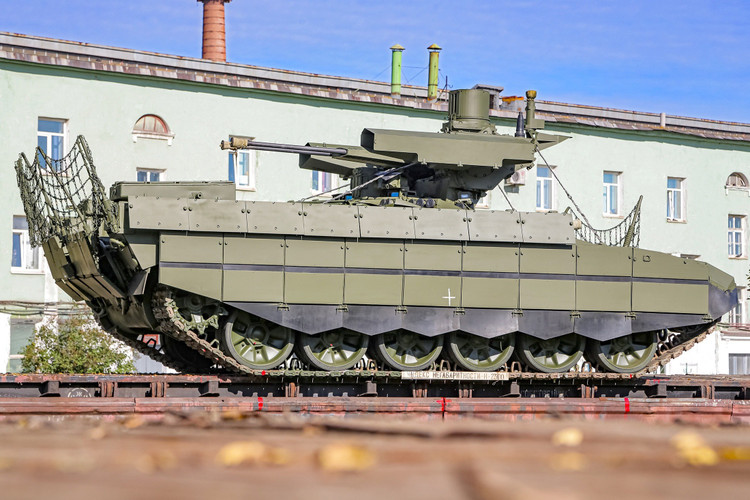 10월 1일, 러시아 육군의 날을 맞아 우랄바곤자보드(Uralvagonzavod)사는 개량형 BMPT 5.jpg