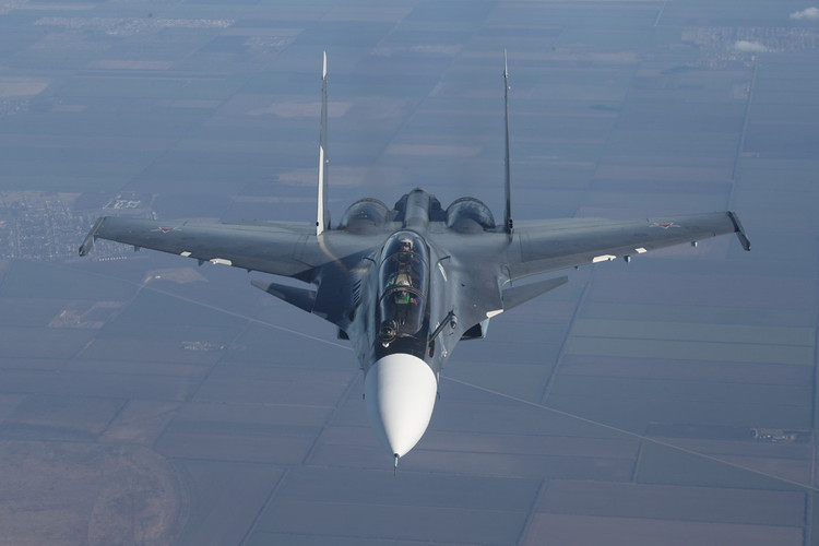 Der Verlust vieler Su-30SM zwang Russland, seine verbleibenden Truppen auf sicherere Stützpunkte tiefer im eigenen Territorium zu verlegen. Dies reduzierte die Häufigkeit der Patrouillen und schränkte seine Fähigkeit ein, die Lufthoheit in der nordwestlichen Schwarzmeerregion durchzusetzen. Gleichzeitig waren auch seine Missionen zur Feuerunterstützung der Flotte und zum Abfangen ukrainischer Marschflugkörper betroffen. 4.jpg