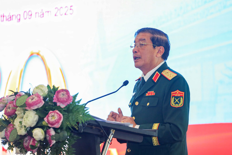 Thượng tướng Trương Thiên Tô phát biểu tại hội nghị. z7014679046623-29a85d89bc9f356244c536f418715d16.jpg
