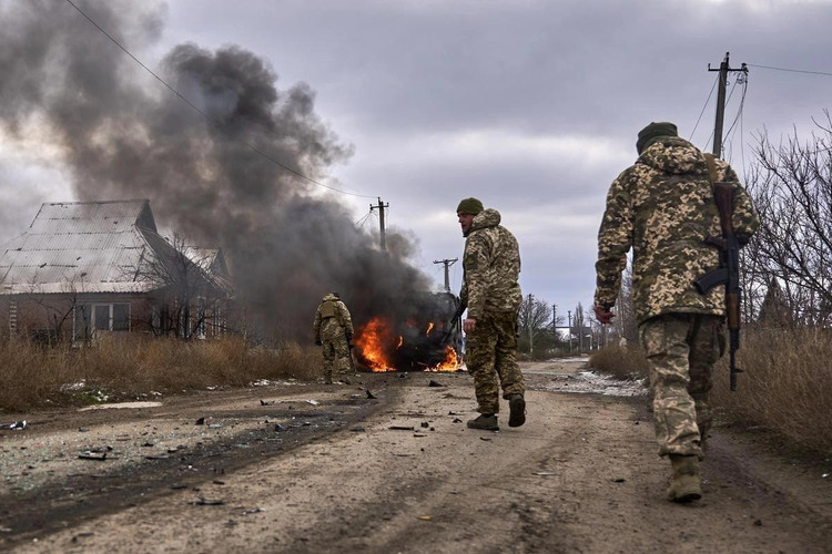 Ukrainian army on the battlefield. Photo: Reuters Quân đội Ukraine trên chiến trường. Ảnh: Reuters