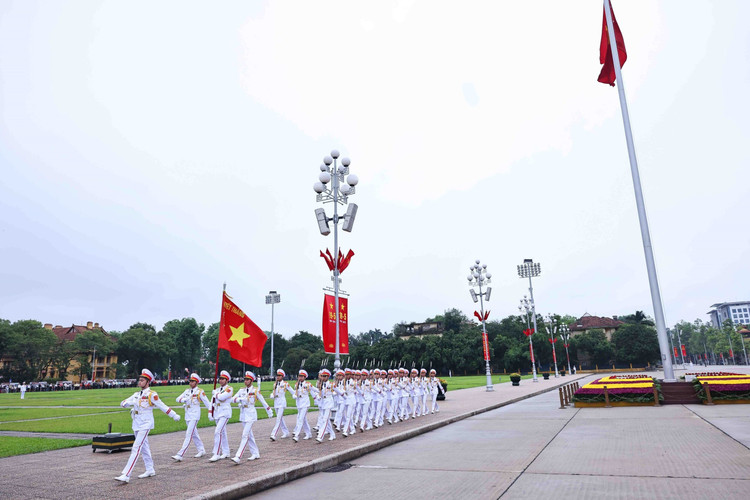 Một góc quảng trường Ba Đình. Ảnh: TTXVN. vnapotallechaocodacbiettaiquangt.jpg