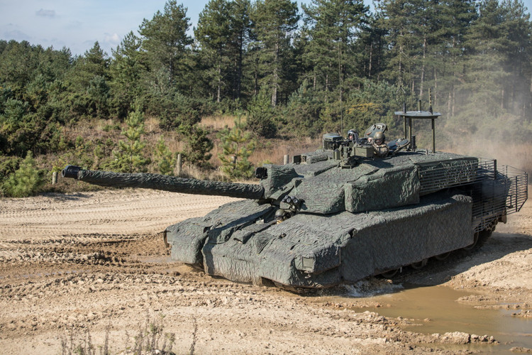 Challenger 2 TES Megatron không chỉ giữ lại những đặc điểm cốt lõi của dòng Challenger 2 mà còn tích hợp thêm các công nghệ hiện đại, giúp nó trở thành một trong những xe tăng được bảo vệ tốt nhất trong kho vũ khí của NATO. Tên gọi "Megatron" thường được sử dụng để chỉ các xe tăng được nâng cấp với gói TES, đặc biệt trong các hoạt động tại Iraq, nơi nó đã chứng minh khả năng chịu đựng trước các cuộc tấn công dữ dội. 1.jpg
