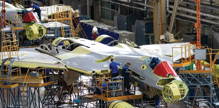 Sukhoi Corp caza-su-57-linea-de-ensamblado-0.jpg