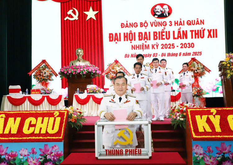 ប្រតិភូបោះឆ្នោតជ្រើសរើសគណៈកម្មាធិការប្រតិបត្តិនៃគណៈកម្មាធិការបក្សភូមិភាគទី៣ សម្រាប់អាណត្តិឆ្នាំ២០២៥-២០៣០។ z6671393986968-b46f4a40b8ce55c22fb576f221b92ff2.jpg