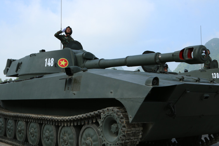 次は砲兵隊のSU-122とSU-152自走砲とBM-21多連装ロケット砲です。 img-3556.jpg