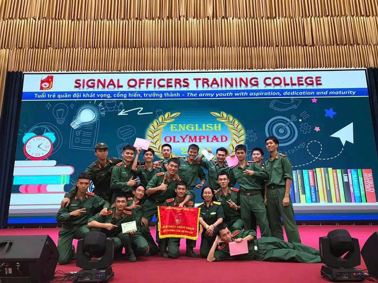 រៀបចំការប្រកួតកីឡាអូឡាំពិចភាសាអង់គ្លេសកម្រិតទី៤ នៅសាលាមន្រ្តីព័ត៌មាន។ 1.jpg