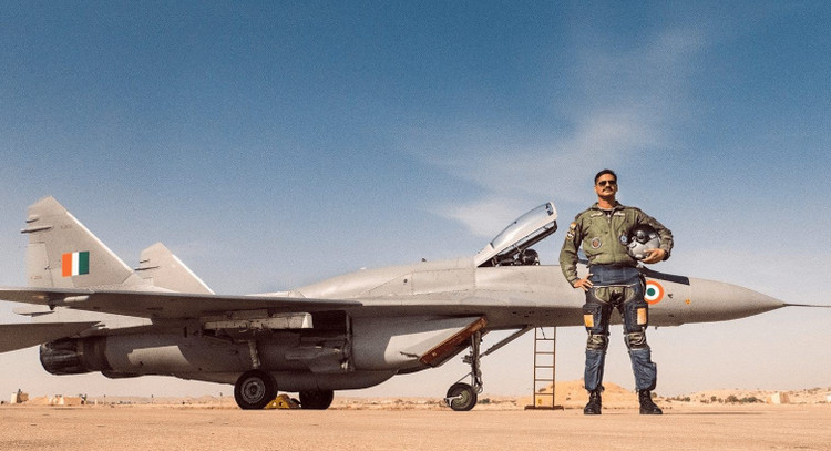 យន្តហោះចម្បាំង MiG-29 ដែលគេស្គាល់ថា Fulcrum ដោយណាតូ គឺជាយន្តហោះចម្បាំងដ៏សំខាន់របស់កងទ័ពអាកាសឥណ្ឌា ចាប់តាំងពីទសវត្សរ៍ឆ្នាំ 1980 នៅពេលដែលឥណ្ឌាបានក្លាយជាអតិថិជននាំចេញដំបូងគេសម្រាប់យន្តហោះដែលរចនាដោយរុស្ស៊ី។ រូបថត៖ @India Today។ 3.jpg