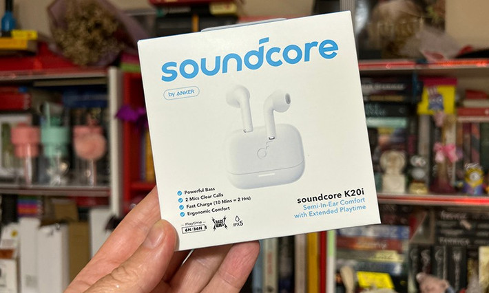 Anker Soundcore K20i hỗ trợ Bluetooth 5.3, chuẩn kháng nước IPX5, có chế độ gaming mode giúp giảm độ trễ khi chơi game.