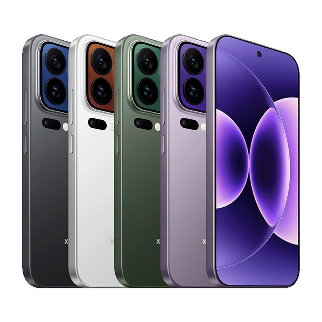 Cả hai máy đều đạt chuẩn kháng nước bụi IP68, với khả năng chịu nước ngọt ở độ sâu 4 m (17 Pro) và 6 m (17 Pro Max). Xiaomi 17 Pro: 12/256 GB giá 5.000 tệ (khoảng 18,5 triệu đồng), 12/512 GB giá 5.300 tệ (19,6 triệu đồng), 16/512 GB giá 5.600 tệ (20,7 triệu đồng), 16/1 TB giá 6.000 tệ (22,2 triệu đồng).