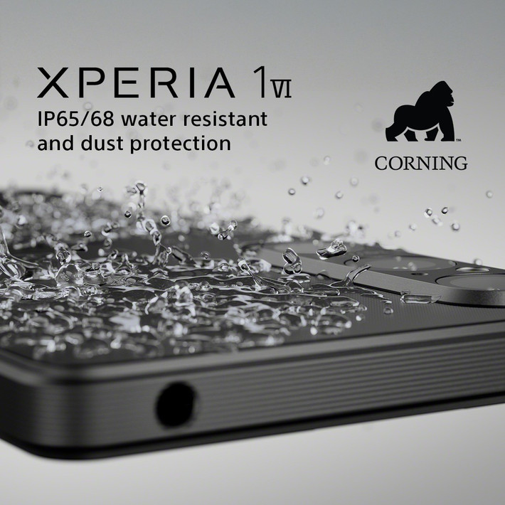 Cả hai mẫu flagship đều sử dụng vật liệu cao cấp như kính Gorilla Glass Victus 2 và khung nhôm chắc chắn, mang lại cảm giác cầm nắm đầm tay, sang trọng. Xperia 1 VII nổi bật với khả năng chống nước, bụi chuẩn IP68 và độ hoàn thiện tỉ mỉ đến từng chi tiết. Đặc biệt, nút chụp ảnh chuyên dụng trên Xperia 1 VII là điểm cộng lớn cho những ai yêu nhiếp ảnh.