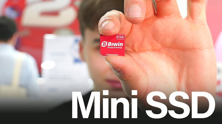 Kích thước chỉ 15mm x 17mm x 1,4mm, nhỏ hơn đồng xu 1 cent Mỹ và chỉ lớn hơn một chút so với MicroSD. Thiết bị lưu trữ nhỏ chỉ bằng thẻ SIM nhưng mang sức mạnh ngang ngửa ổ M.2.