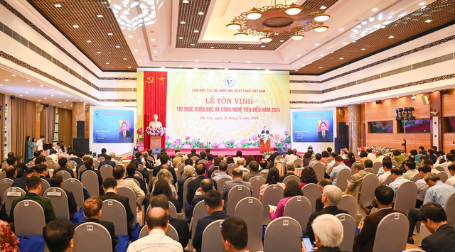 Chủ tịch Quốc hội Trần Thanh Mẫn: “Các trí thức tiêu biểu là tấm gương truyền cảm hứng” - Hình 2 Chu tich Quoc hoi Tran Thanh Man: “Cac tri thuc tieu bieu la tam guong truyen cam hung”-Hinh-2