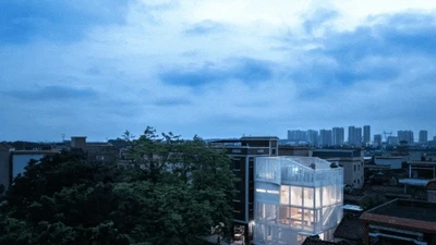Ngôi nhà 4 tầng như "lồng chim" nổi bật giữa làng quê 