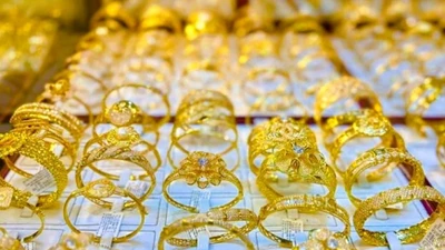 Giá vàng hôm nay 12/8: Rơi từ đỉnh?