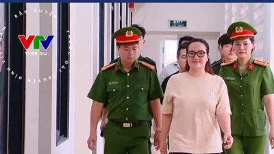 Vì sao Hoàng Hường được gọi là 'thánh scandal' trên mạng xã hội?