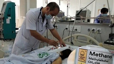 Rượu ngâm: Thần dược truyền miệng hay “thuốc độc” giấu mặt?