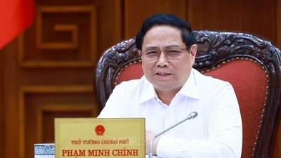 Buôn lậu, hàng giả vì mất ý chí chiến đấu hoặc bị mua chuộc