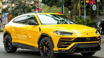 Lamborghini Urus tại Việt Nam nguy cơ bung ca-pô khi đang chạy