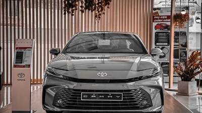 Toyota Camry đang được ưu đãi gần 80 triệu đồng tại Việt Nam