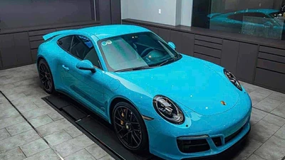 Chi tiết siêu xe Porsche 911 Carrera GTS hơn 8 tỷ, siêu hiếm tại Việt Nam