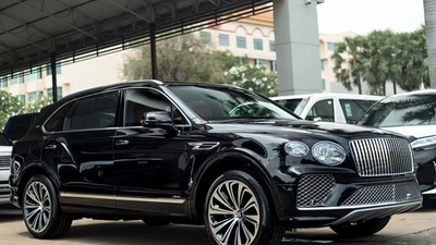 Đại gia phố núi Gia Lai "giải cứu" Bentley Bentayga EWB 