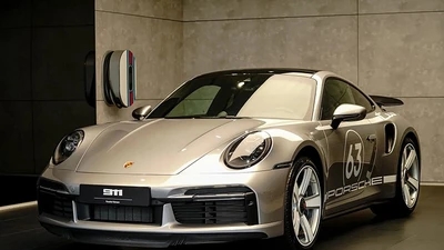 Cận cảnh Porsche 911 Turbo 50 Years hơn 20 tỷ cho đại gia Việt