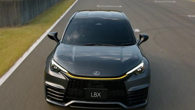 Chiếc Lexus LBX có giá 49.600 USD, nhưng có tiền cũng khó mua