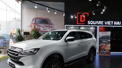 Isuzu mu-X 2025 vừa về Việt Nam "đại hạ giá" 20 triệu đồng