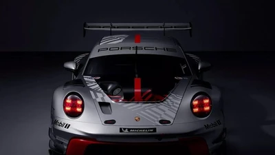 Porsche hé lộ 911 GT3 R - sức mạnh còn khủng hơn 911 GT3 RS